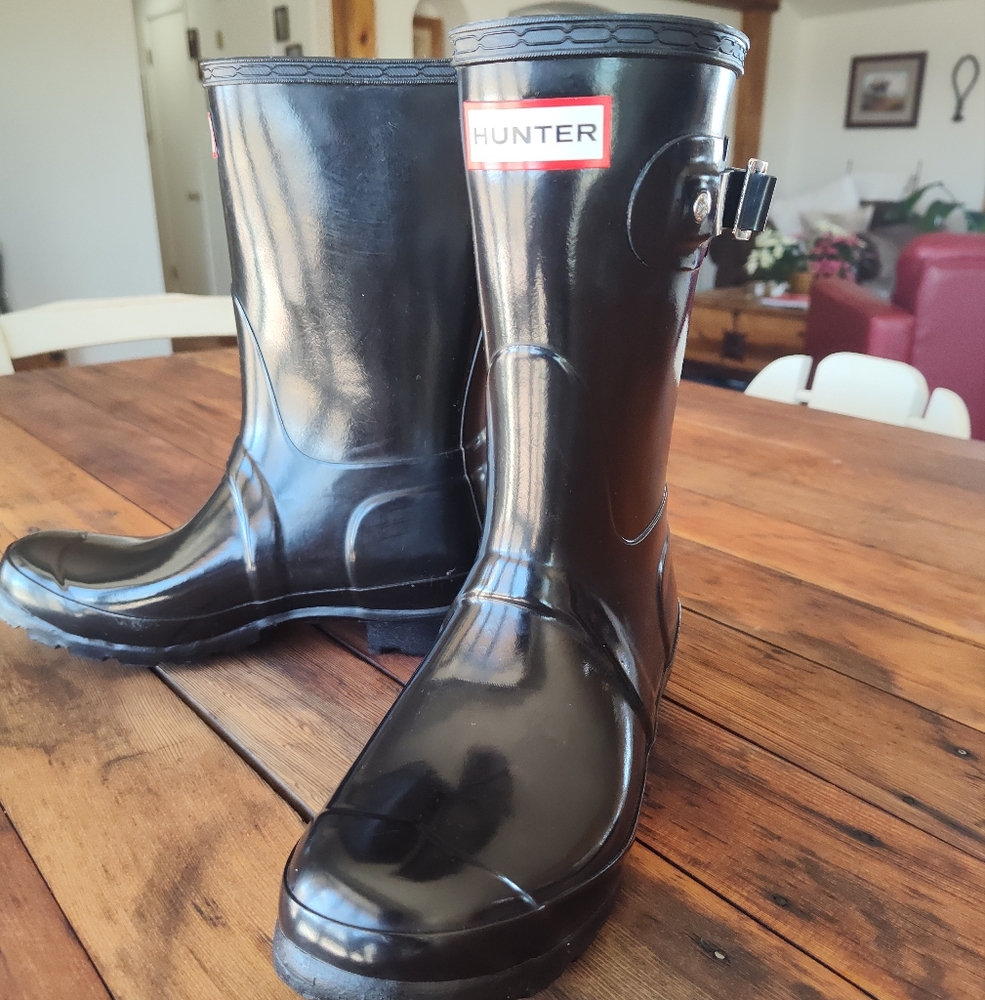 Hunter Black Glossy Mid-Calf Rain Boots